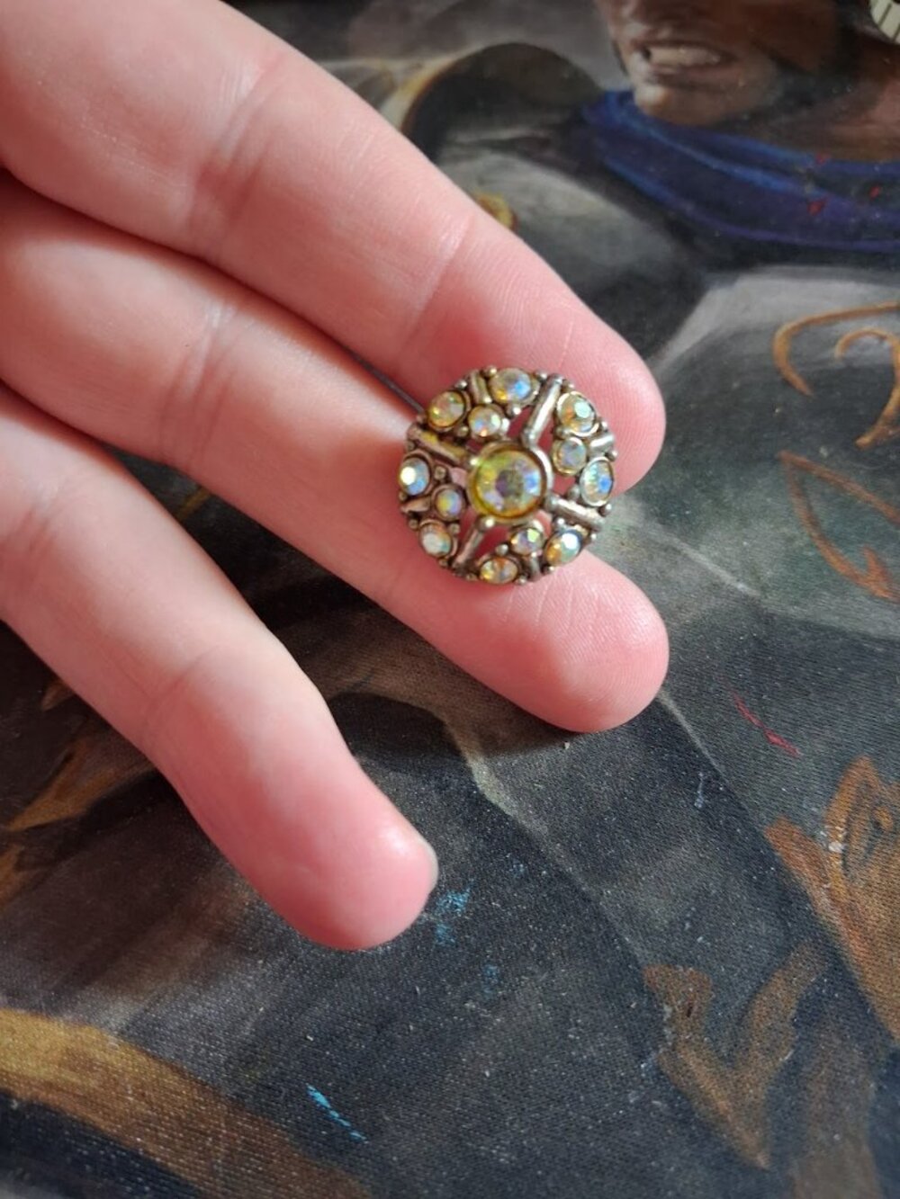 Mini vintage brooch
